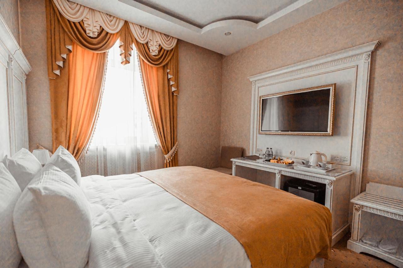 Imperial Palace Hotel Minsk Ngoại thất bức ảnh